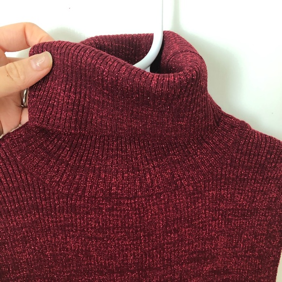 3/$10 Dark Red Sparkly Metallic Turtleneck Tank Top XS Festive Layering - Picture 6 of 9